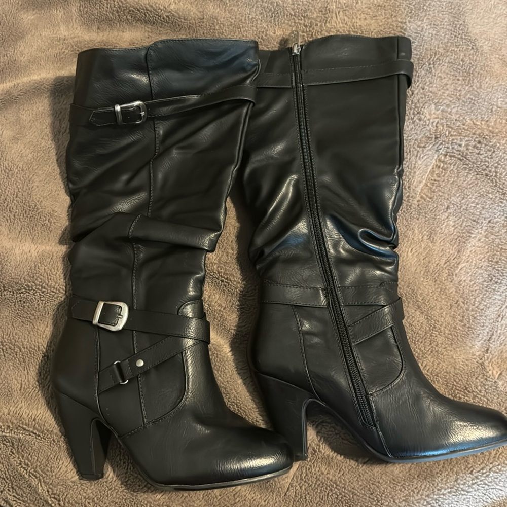 Wide-calf Black Boots!
